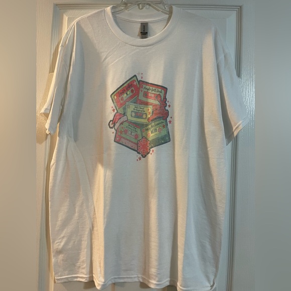 Misses Christmas Tee - Picture 1 of 5